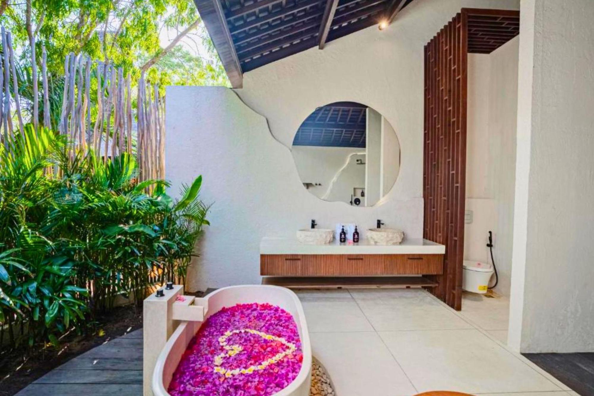 Nismara 2 Bedroom Pool Villa With Sea View Zn201 Bumbang Exterior photo